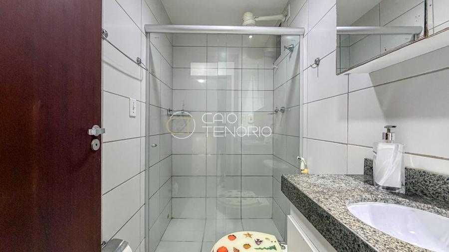 APARTAMENTO COM 2 QUARTOS NO EDIFÍCIO PLATANUS